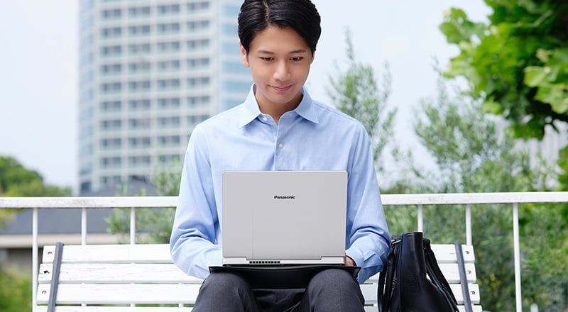 レッツノートFC 外出先ではSIMカード