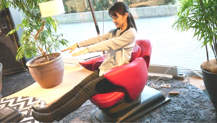 体幹トレーニングで“減量”より“引き締め”！ モニターも実感した、コアトレチェアの驚きの実力