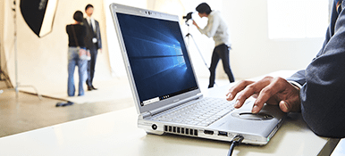 高速データ転送 Thunderbolt™ 4 テクノロジー対応